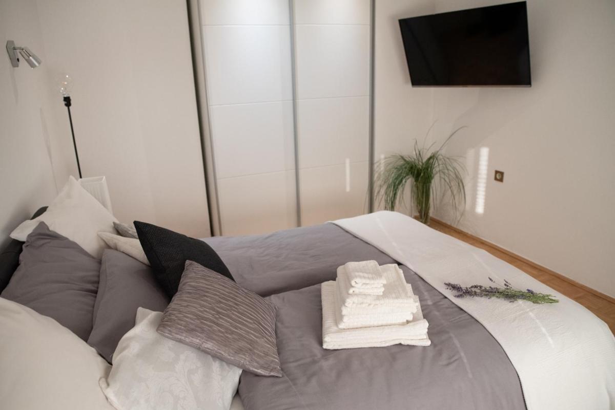 Castle House Rooms, Swimming Pool & Sauna & Tennis Court & Wine Cellar Sežana Εξωτερικό φωτογραφία