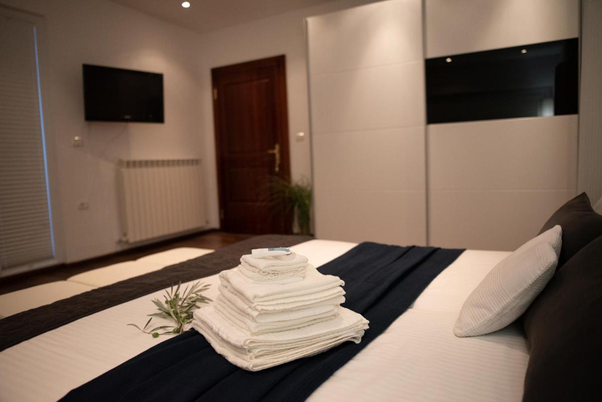 Castle House Rooms, Swimming Pool & Sauna & Tennis Court & Wine Cellar Sežana Εξωτερικό φωτογραφία