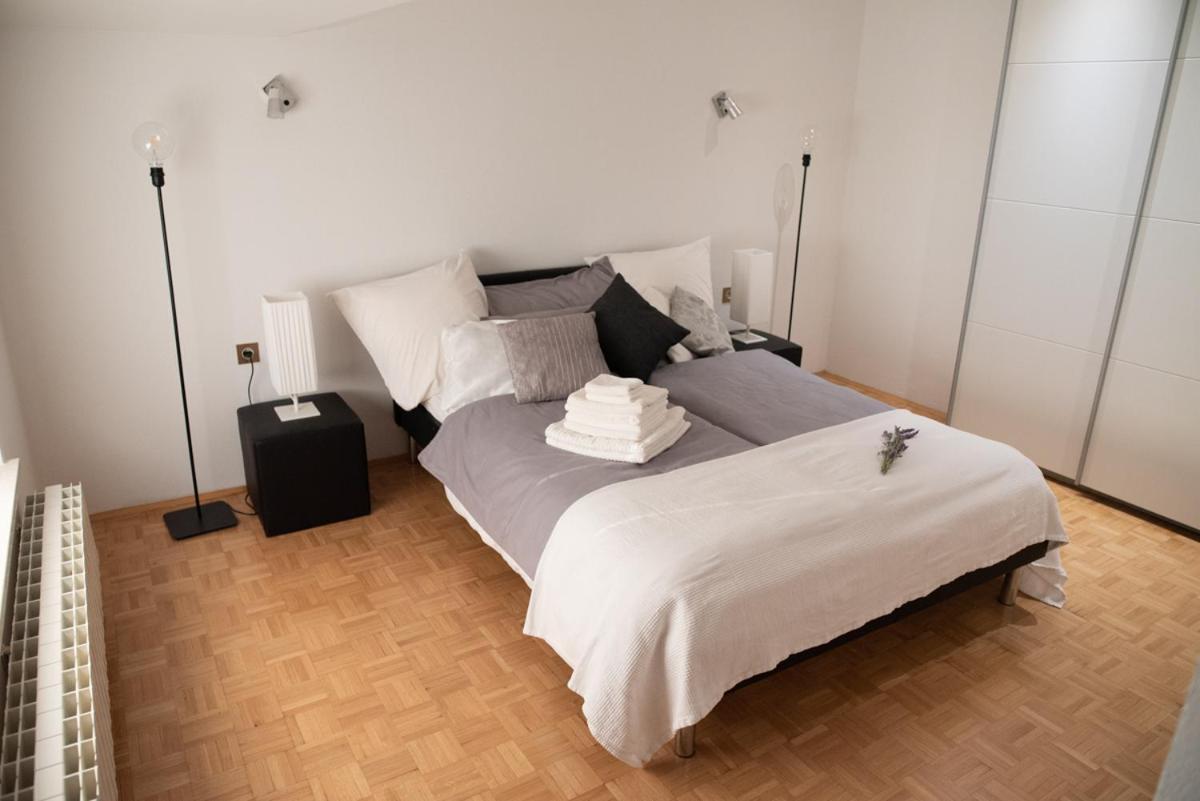Castle House Rooms, Swimming Pool & Sauna & Tennis Court & Wine Cellar Sežana Εξωτερικό φωτογραφία