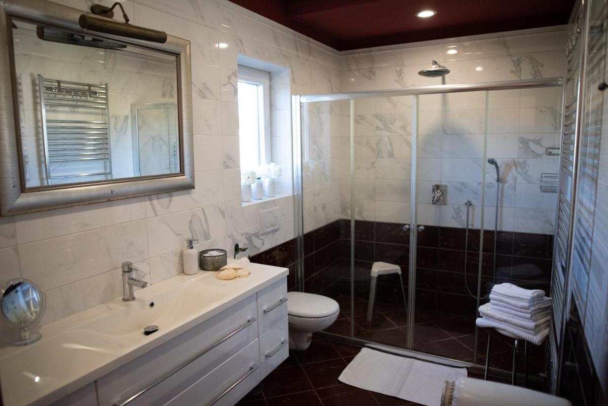 Castle House Rooms, Swimming Pool & Sauna & Tennis Court & Wine Cellar Sežana Εξωτερικό φωτογραφία