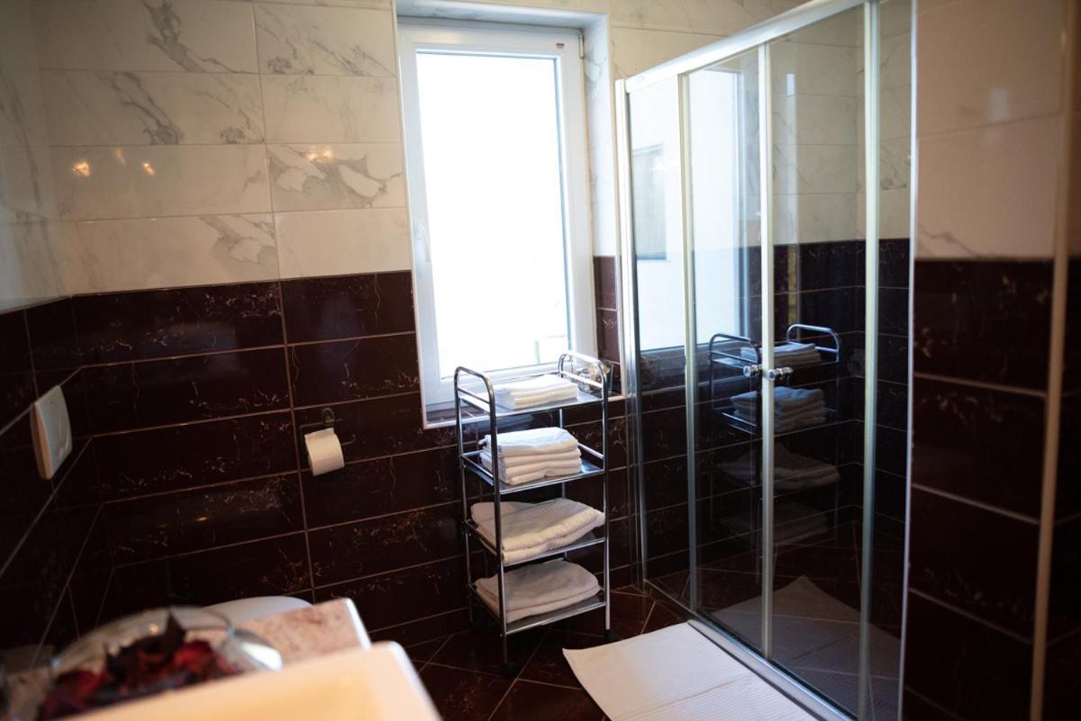 Castle House Rooms, Swimming Pool & Sauna & Tennis Court & Wine Cellar Sežana Εξωτερικό φωτογραφία
